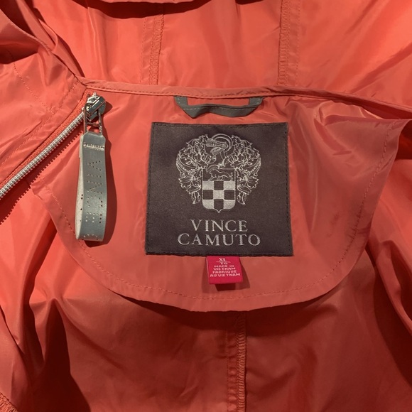 VINCE CAMUTO   NWOT   lightweight Packable coat - Picture 6 of 7